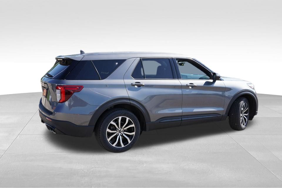 2022 Ford Explorer ST photo 3