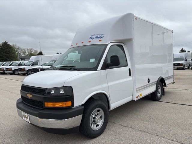 2025 Chevrolet Express Cutaway Base's photo