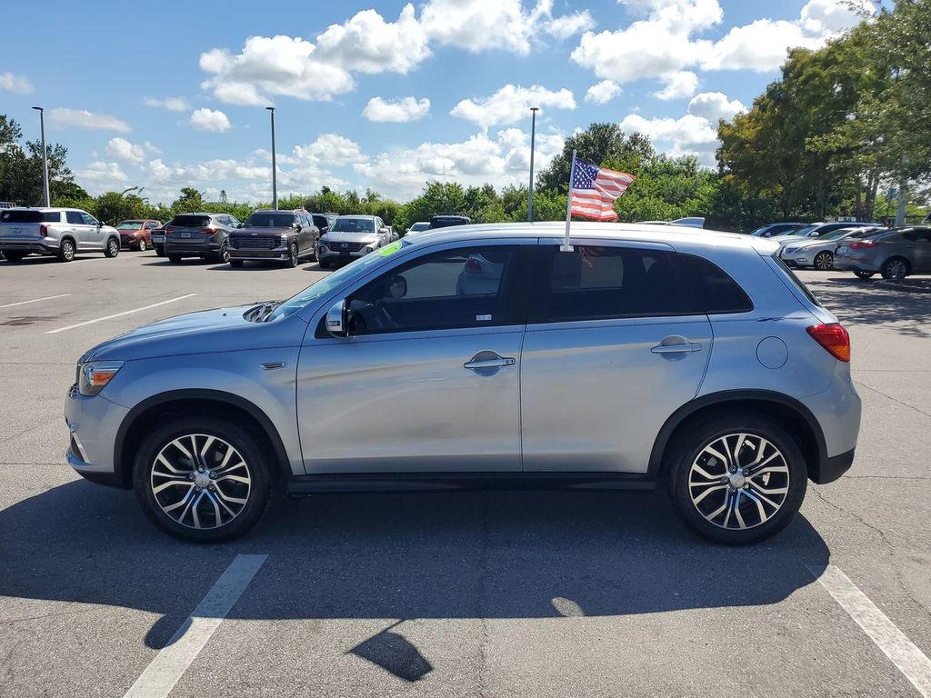 2017 Mitsubishi Outlander Sport SE photo 5
