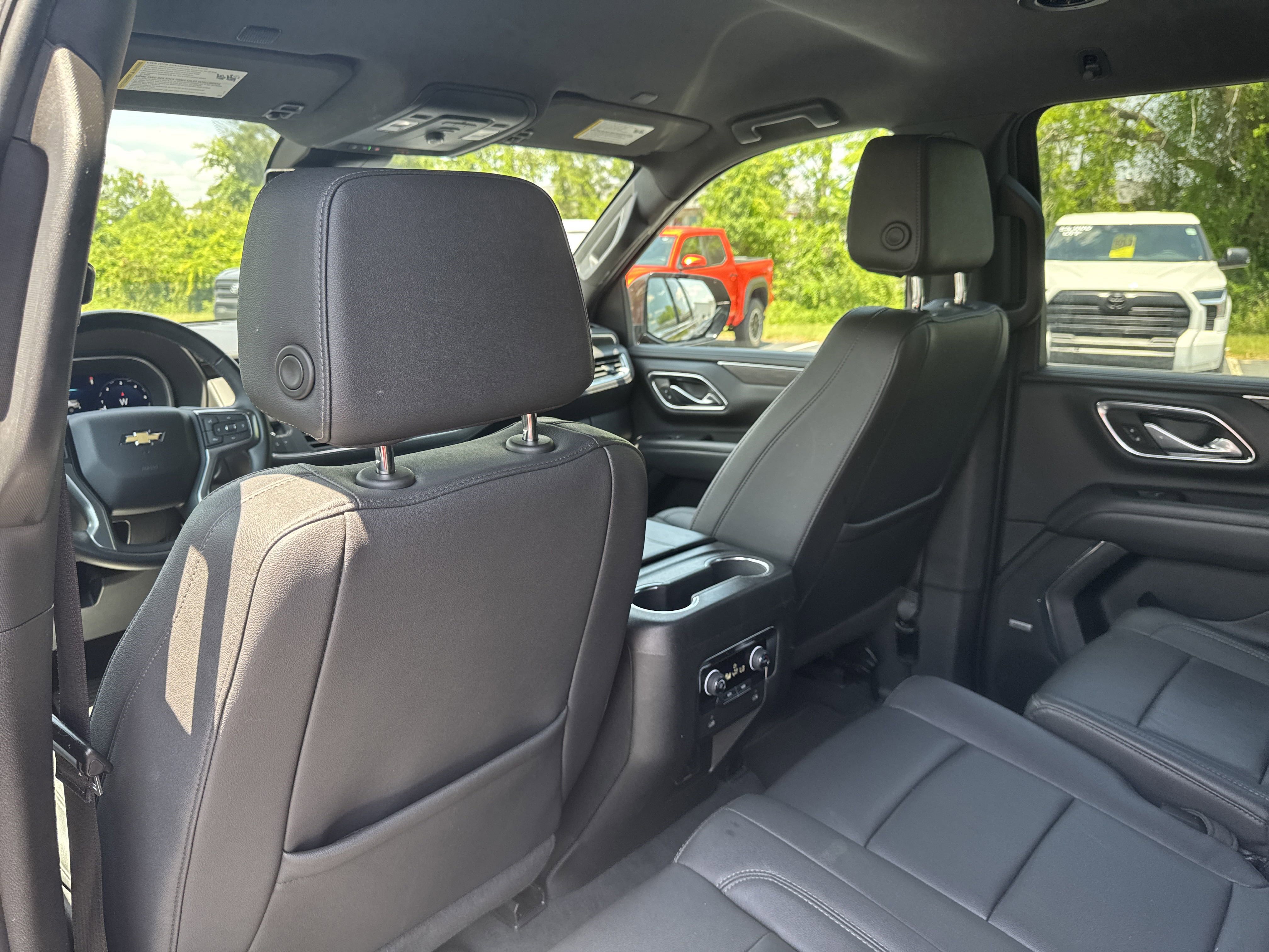 2023 Chevrolet Suburban LT photo 15