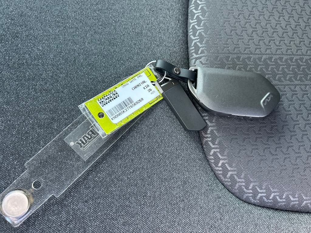 2026 Kia Carnival LX photo 28
