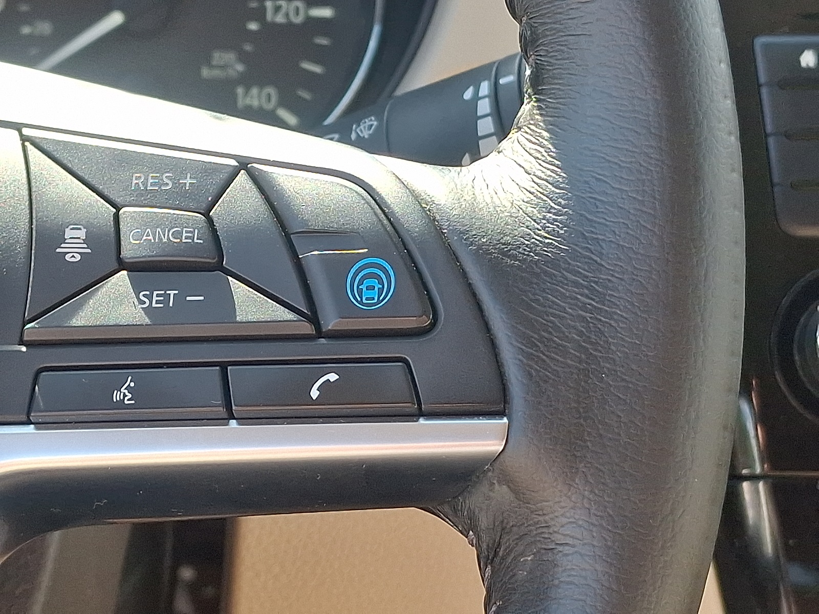 2019 Nissan Rogue SV photo 19