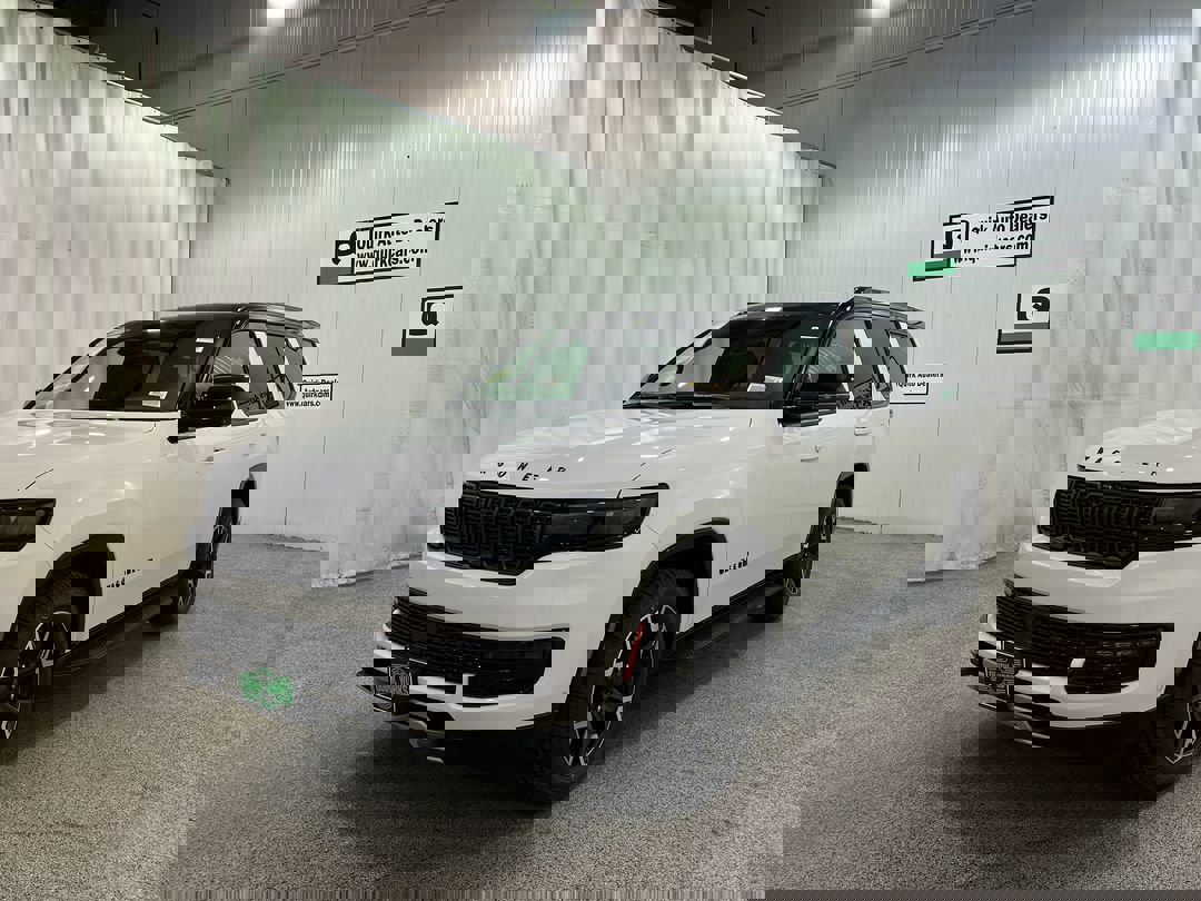 2025 Jeep Wagoneer Series II Overland photo 4