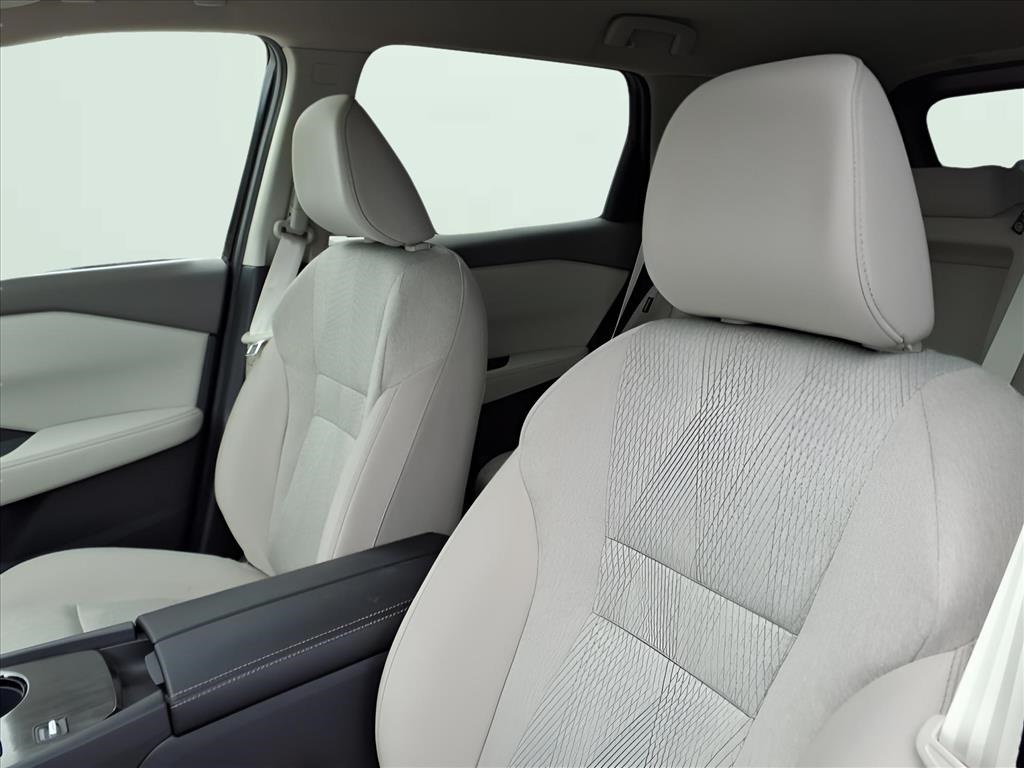2025 Nissan Rogue SV photo 17