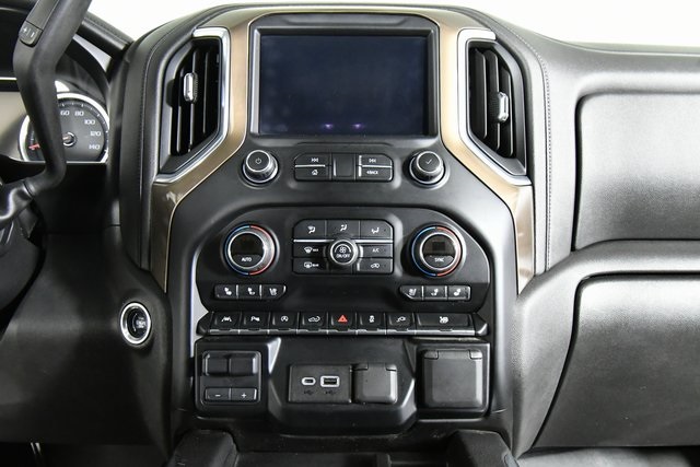 2019 Chevrolet Silverado 1500 High Country photo 2