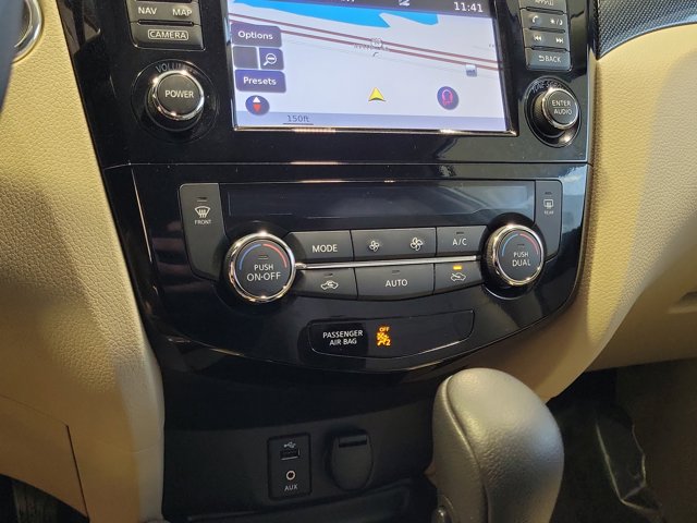 2016 Nissan Rogue S photo 27