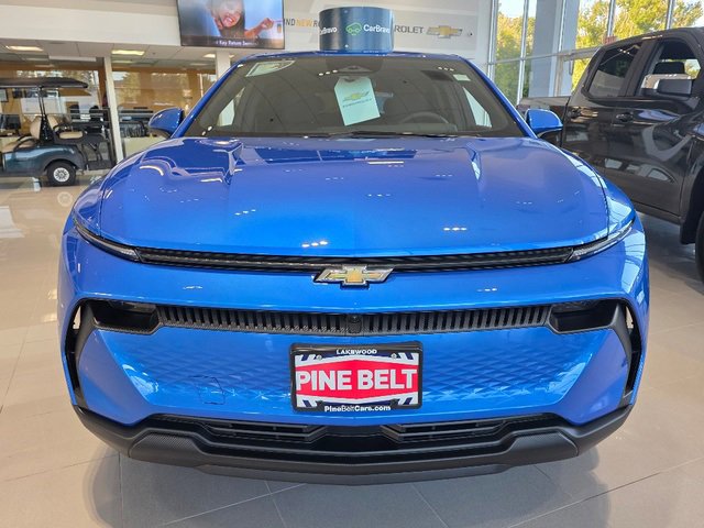 2026 Chevrolet Equinox EV 1LT photo 2