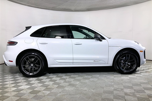 2023 Porsche Macan T photo 8