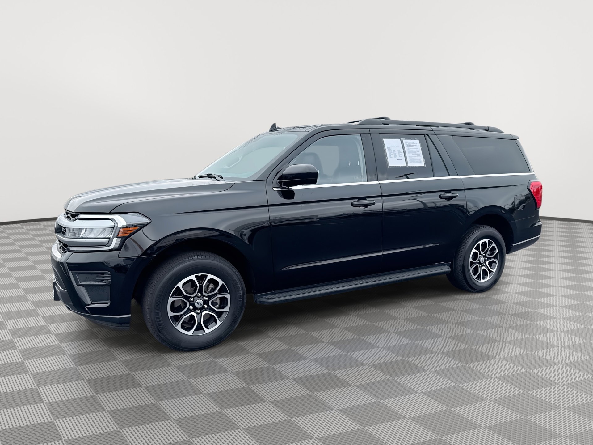 2024 Ford Expedition XLT's photo