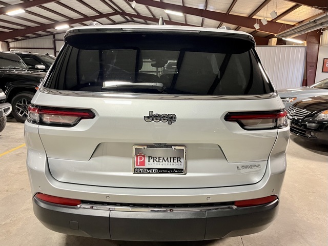 2023 Jeep Grand Cherokee Laredo photo 3