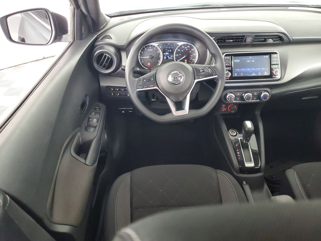 2020 Nissan Kicks S photo 13