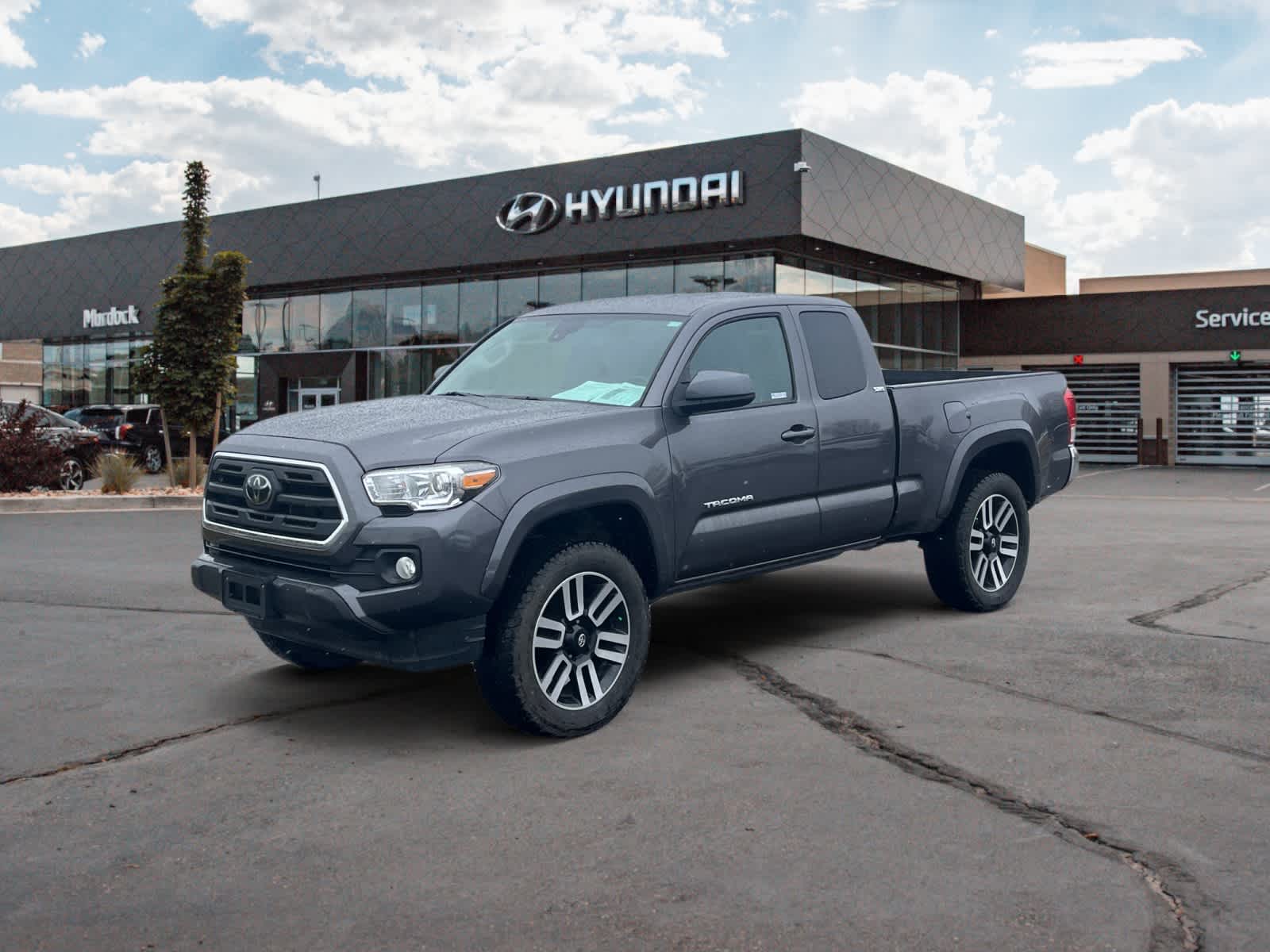 2019 Toyota Tacoma SR5's photo