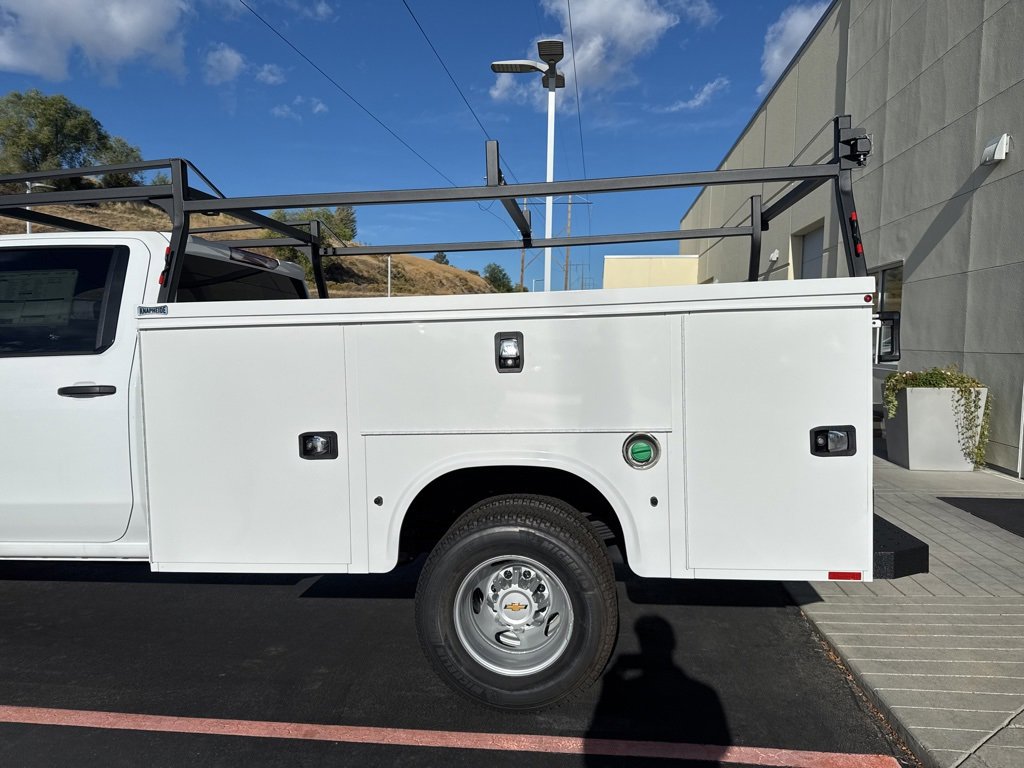 2025 Chevrolet Silverado 3500HD Work Truck photo 4