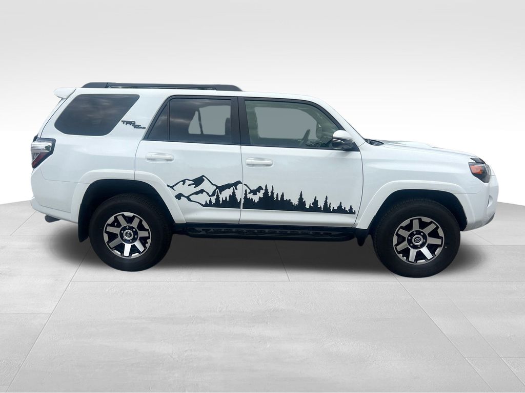 2024 Toyota 4Runner TRD Off-Road Premium photo 3