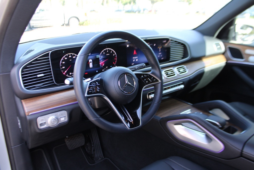 2025 Mercedes Benz GLE 350 4MATIC photo 4