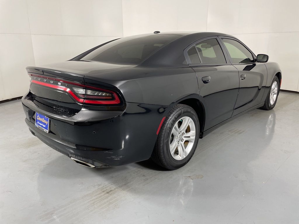 2022 Dodge Charger SXT photo 4