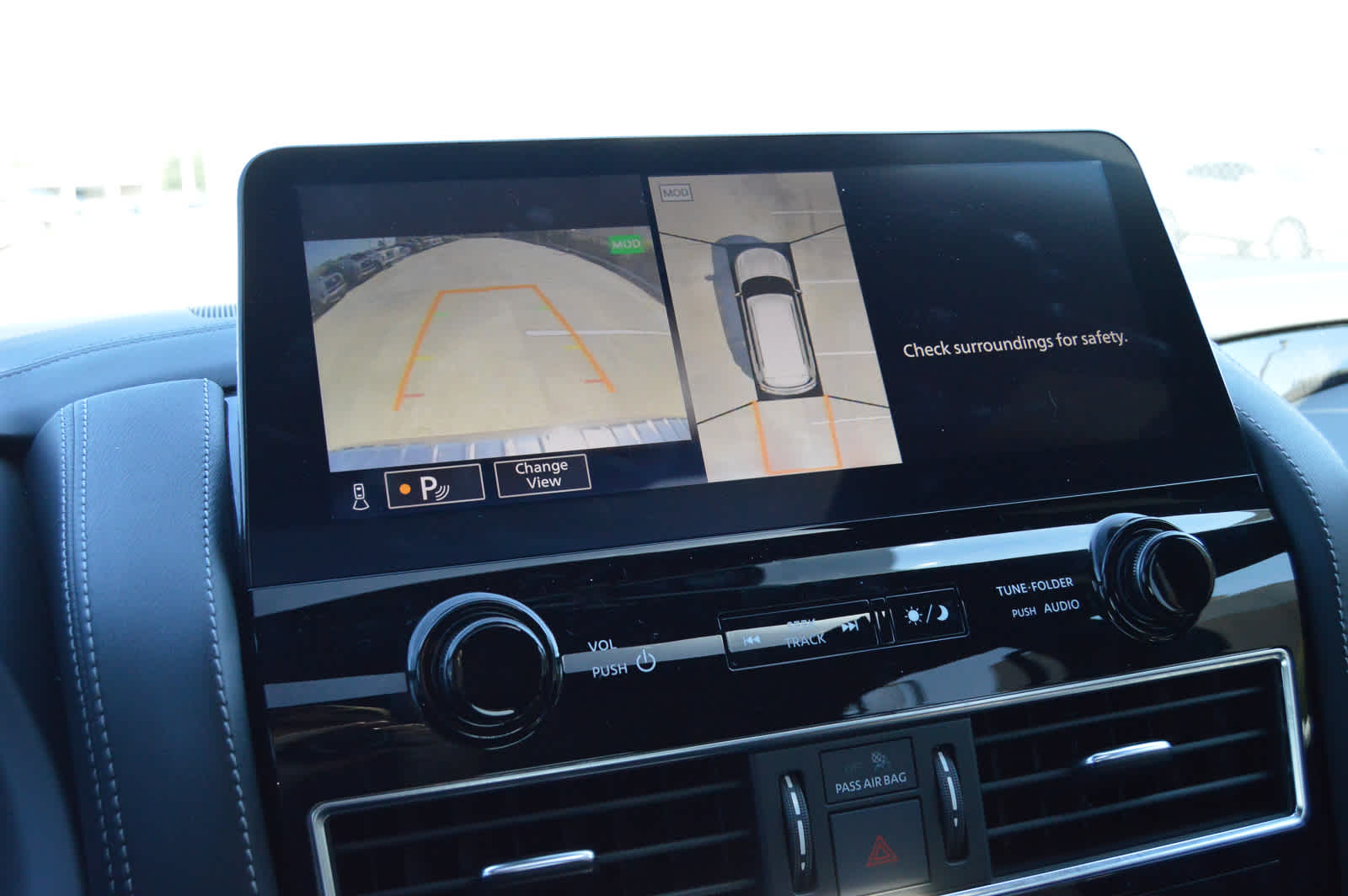 2023 Infiniti QX80 Sensory photo 13