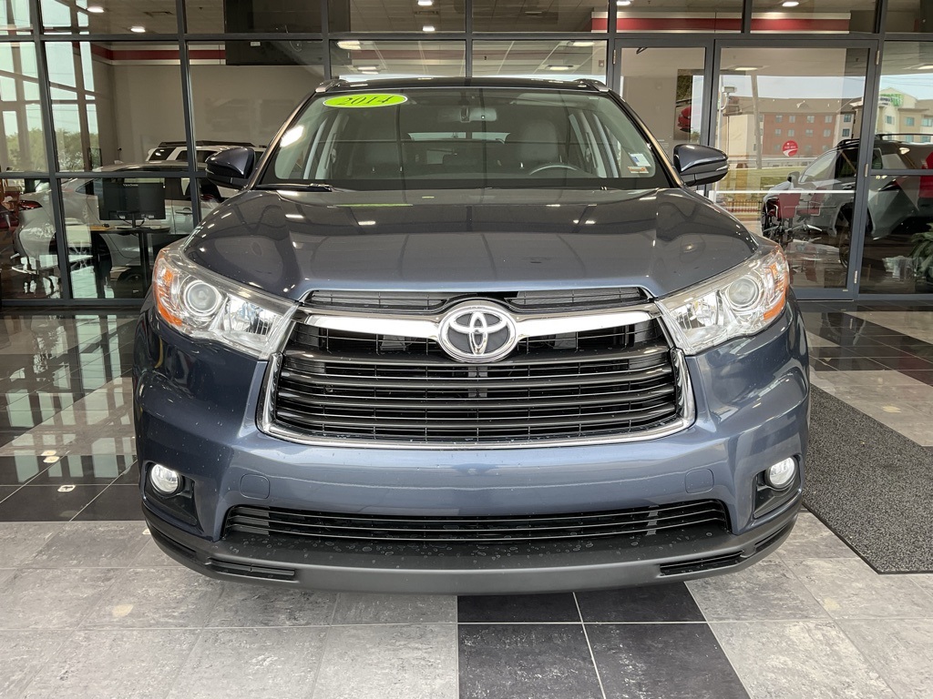 Used 2014 Toyota Highlander XLE with VIN 5TDJKRFH7ES014479 for sale in Kansas City