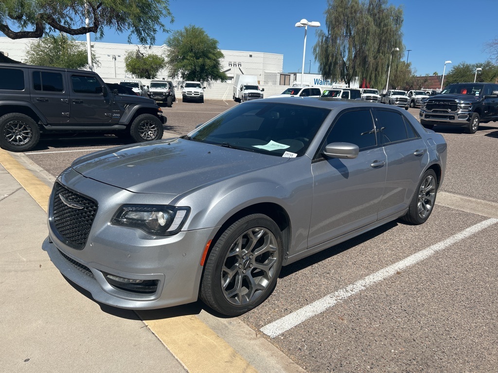 2018 Chrysler 300 S photo 3