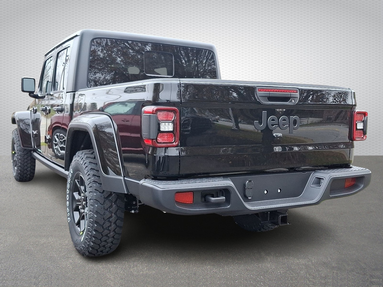 2026 Jeep Gladiator Willys photo 3