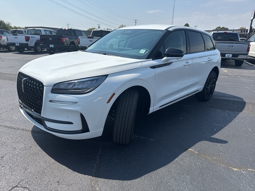 2025 Lincoln Corsair Premiere photo 3