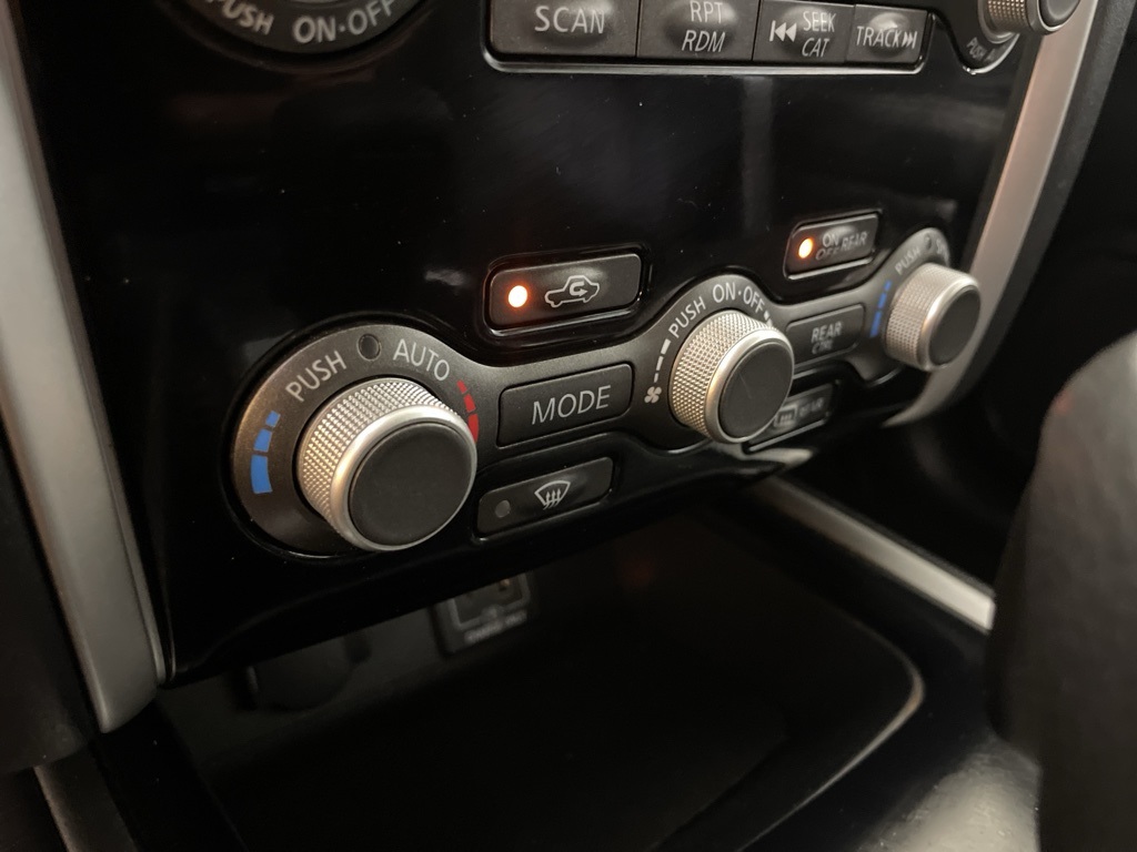 2020 Nissan Pathfinder S photo 26