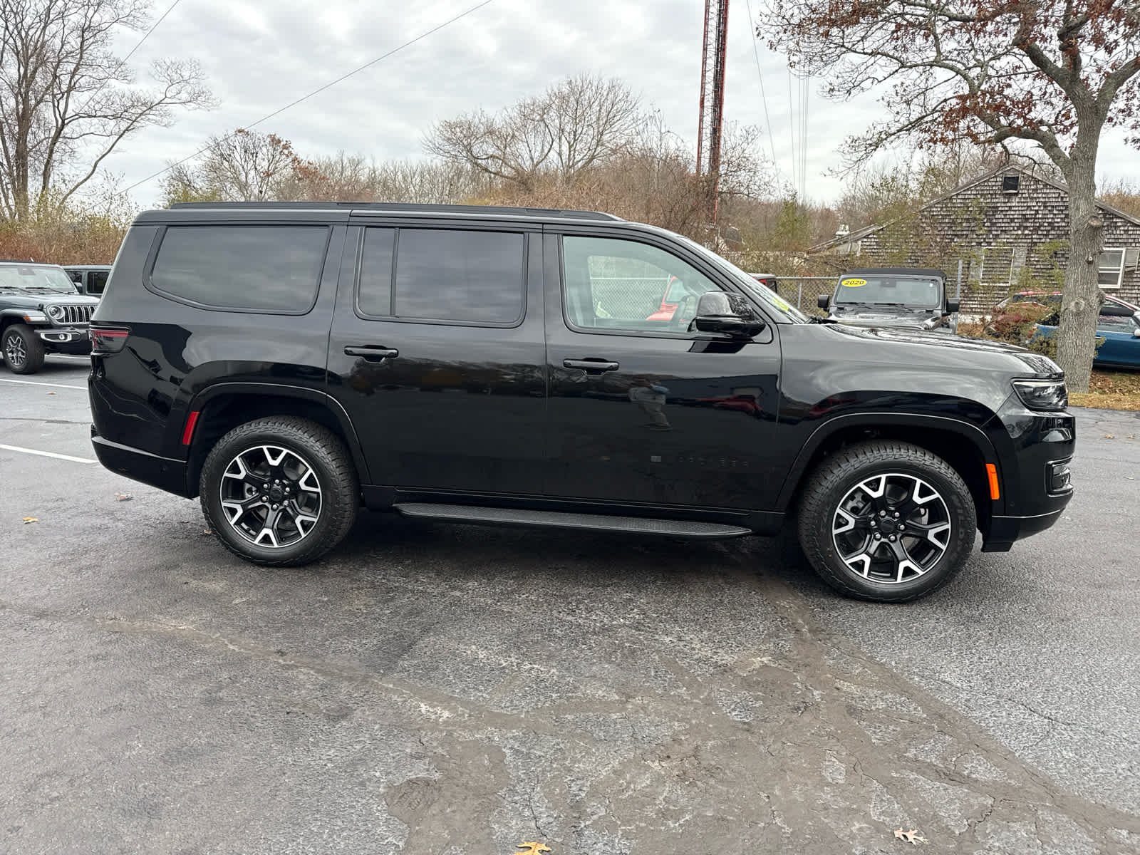 2025 Jeep Wagoneer Series II Overland photo 2