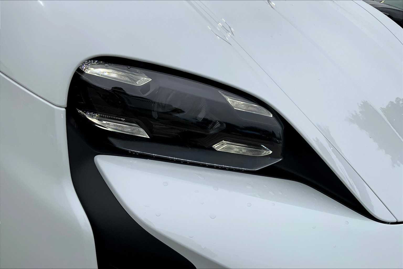 2022 Porsche Taycan GTS photo 22