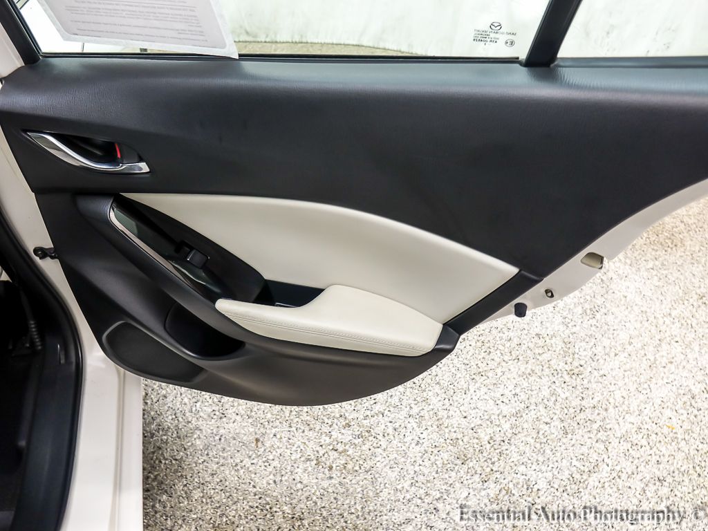 2018 MAZDA MAZDA3 - Image 24