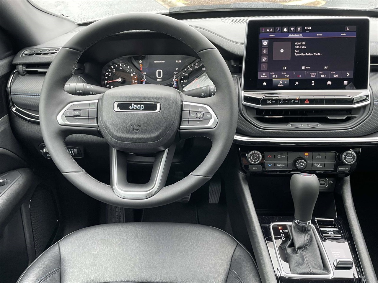 2026 Jeep Compass Latitude photo 4