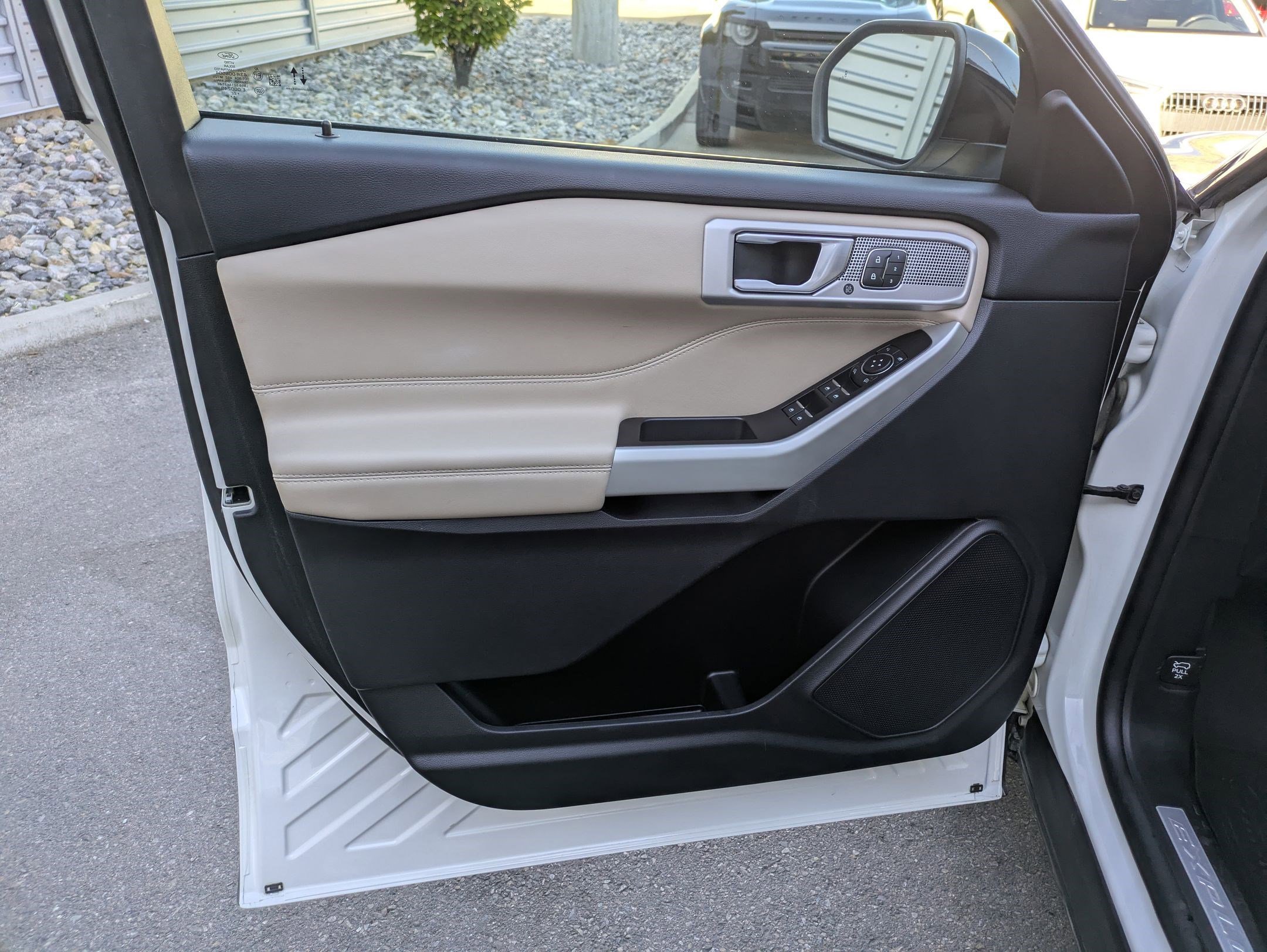 2022 Ford Explorer Limited photo 12