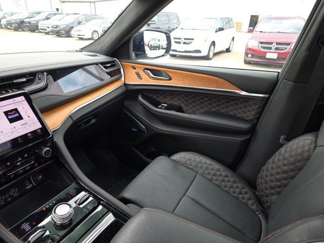 2022 Jeep Grand Cherokee Summit Reserve photo 25