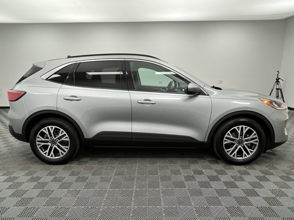 2022 Ford Escape SEL photo 11