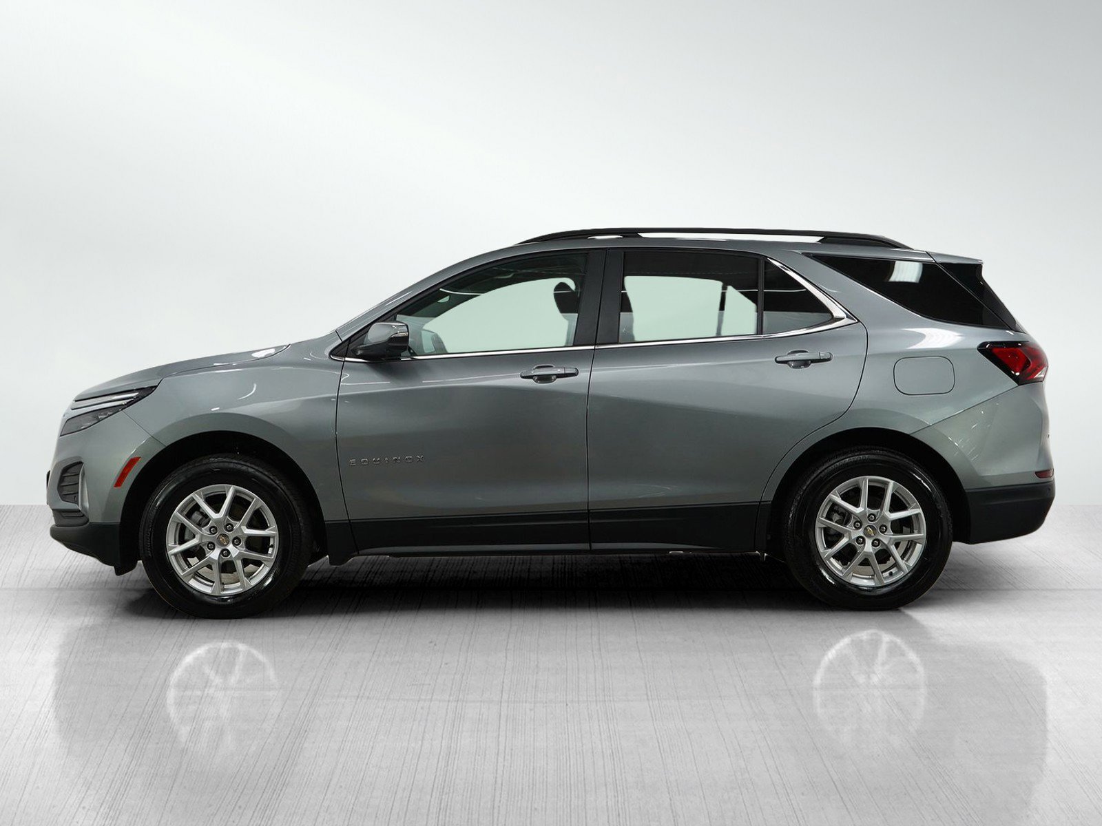 Used 2024 Chevrolet Equinox LT with VIN 3GNAXUEG8RL272106 for sale in Bloomington, Minnesota