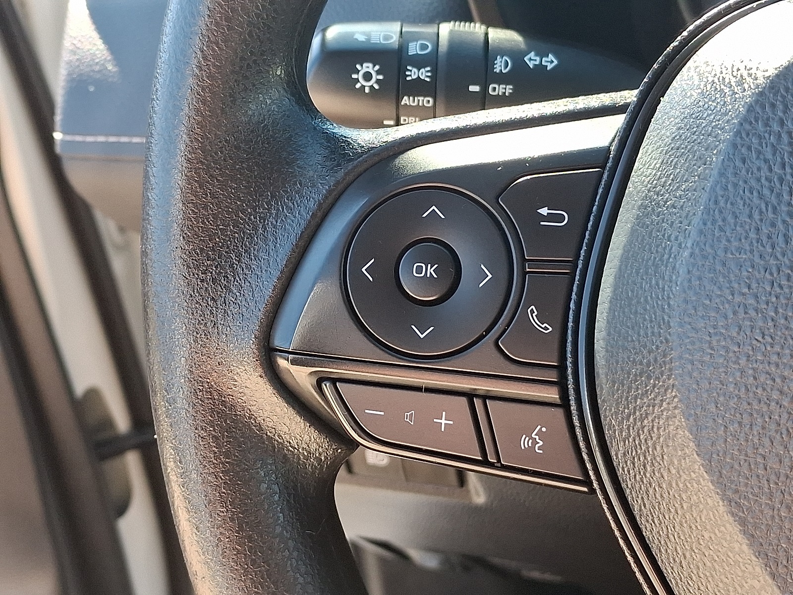 2020 Toyota RAV4 XLE photo 20