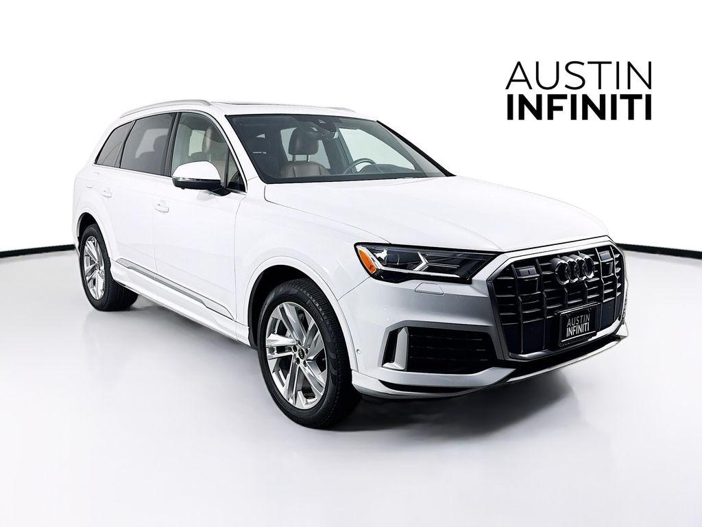 2023 Audi Q7 Premium Plus's photo