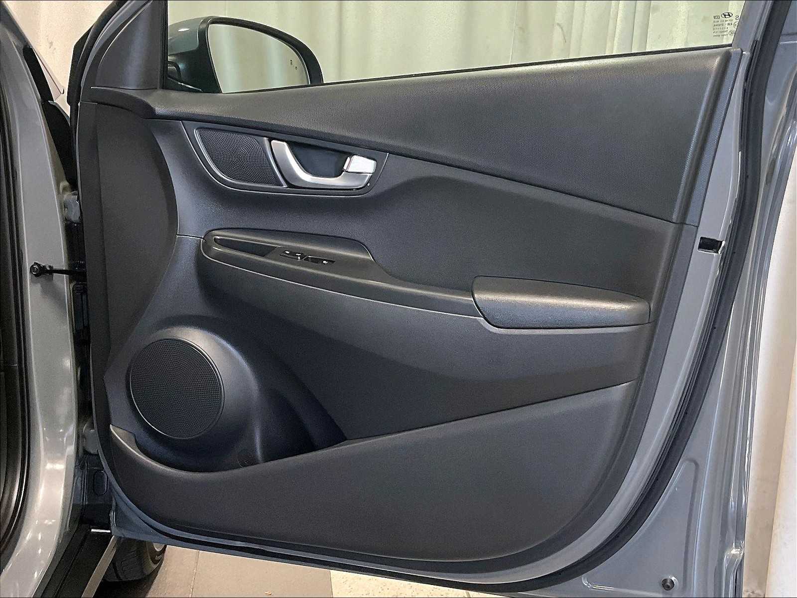 2023 Hyundai Kona Electric SEL photo 11