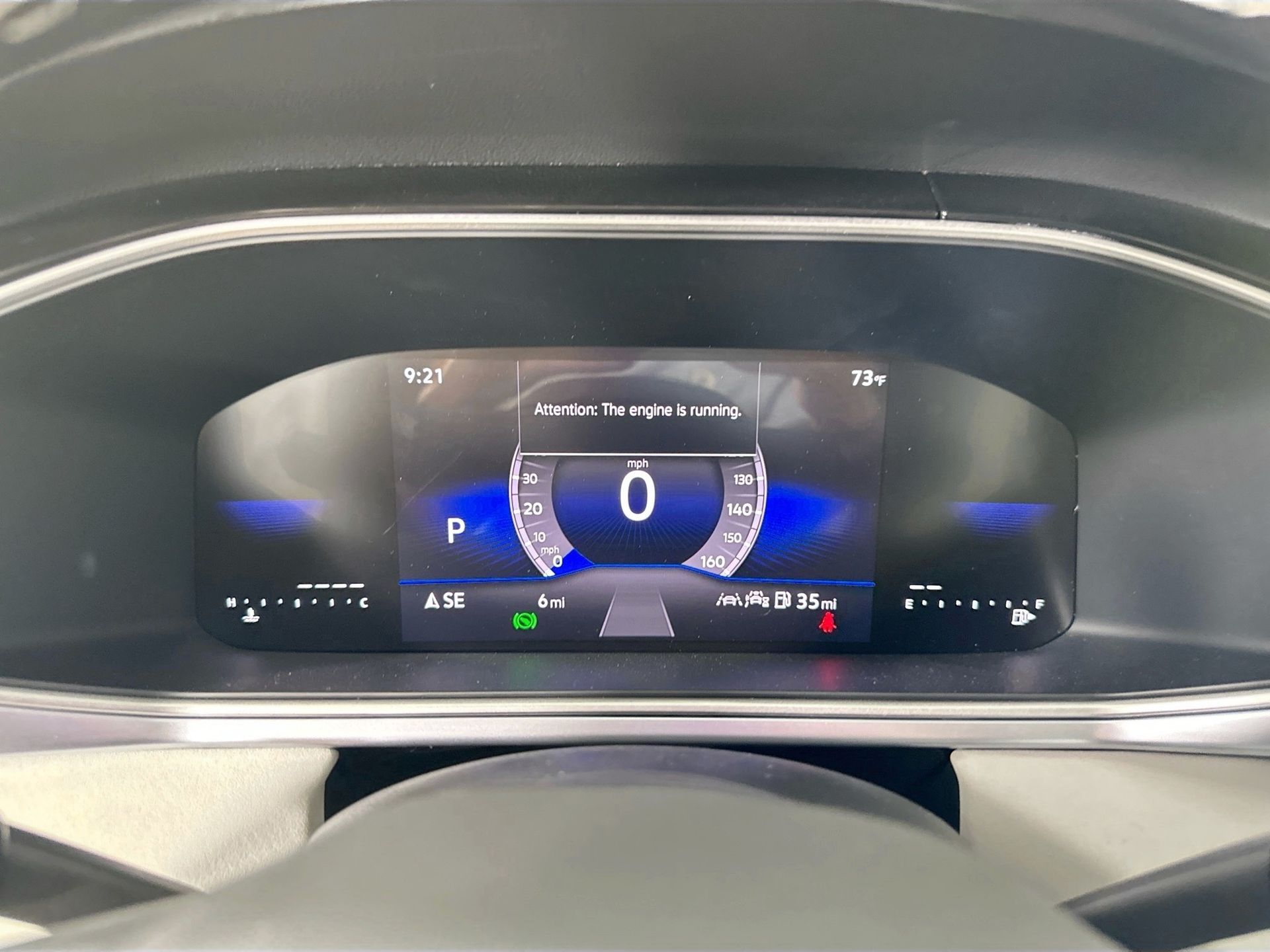 2025 Volkswagen Taos SE photo 4