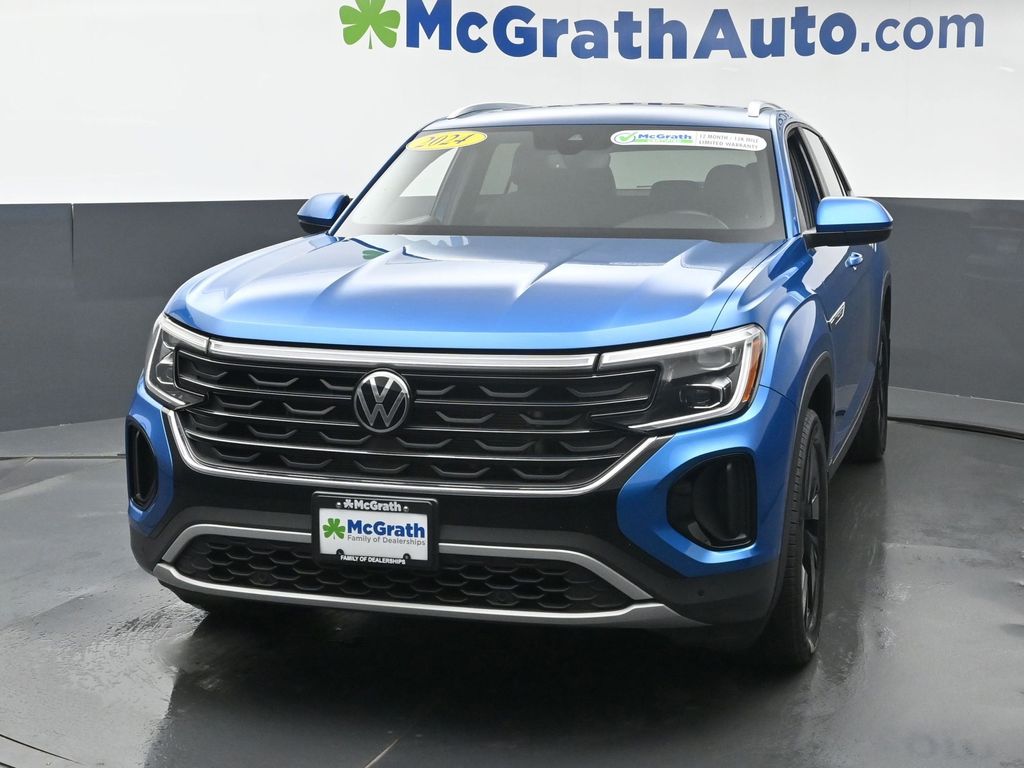 2024 Volkswagen Atlas Cross Sport SE Technology photo 3