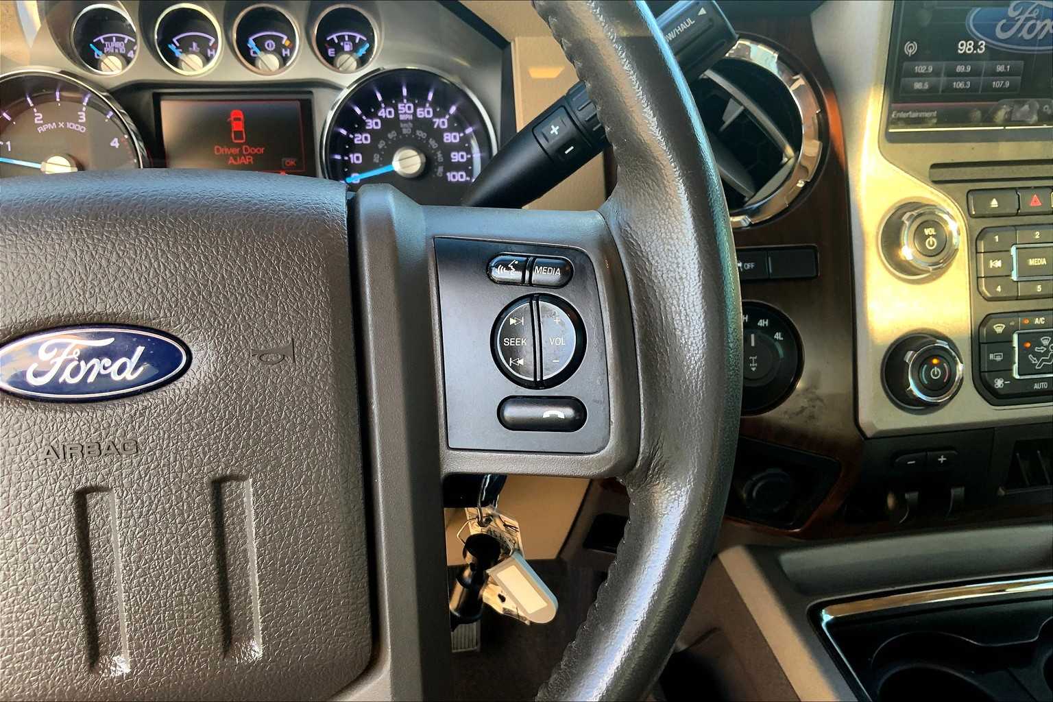 2016 Ford F-250 Lariat photo 21