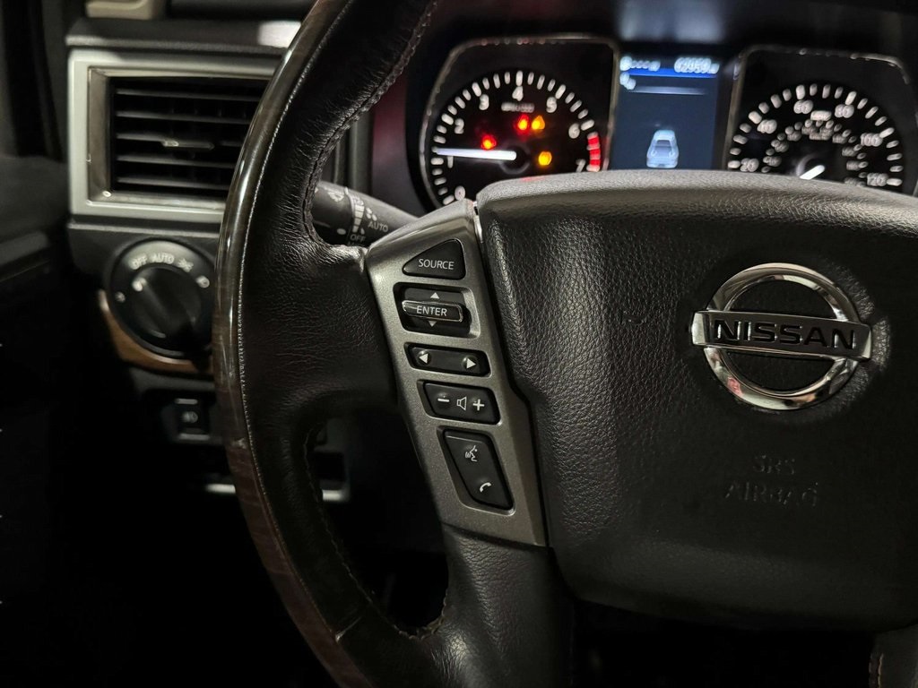 2019 Nissan Titan photo 15