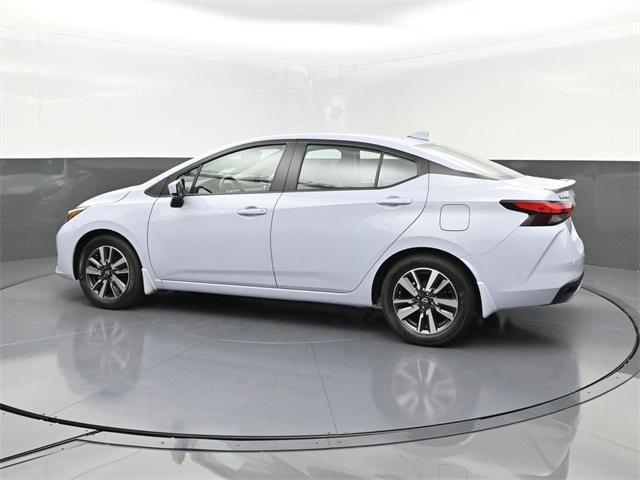 2025 Nissan Versa 1.6 SV photo 3