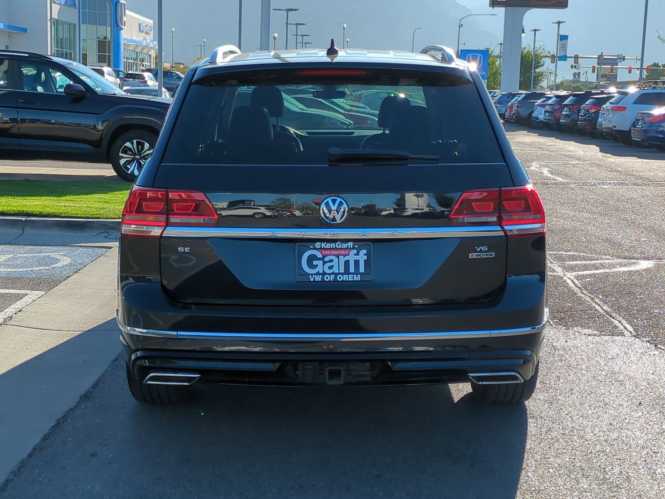 2019 Volkswagen Atlas V6 SE Technology R-Line photo 4