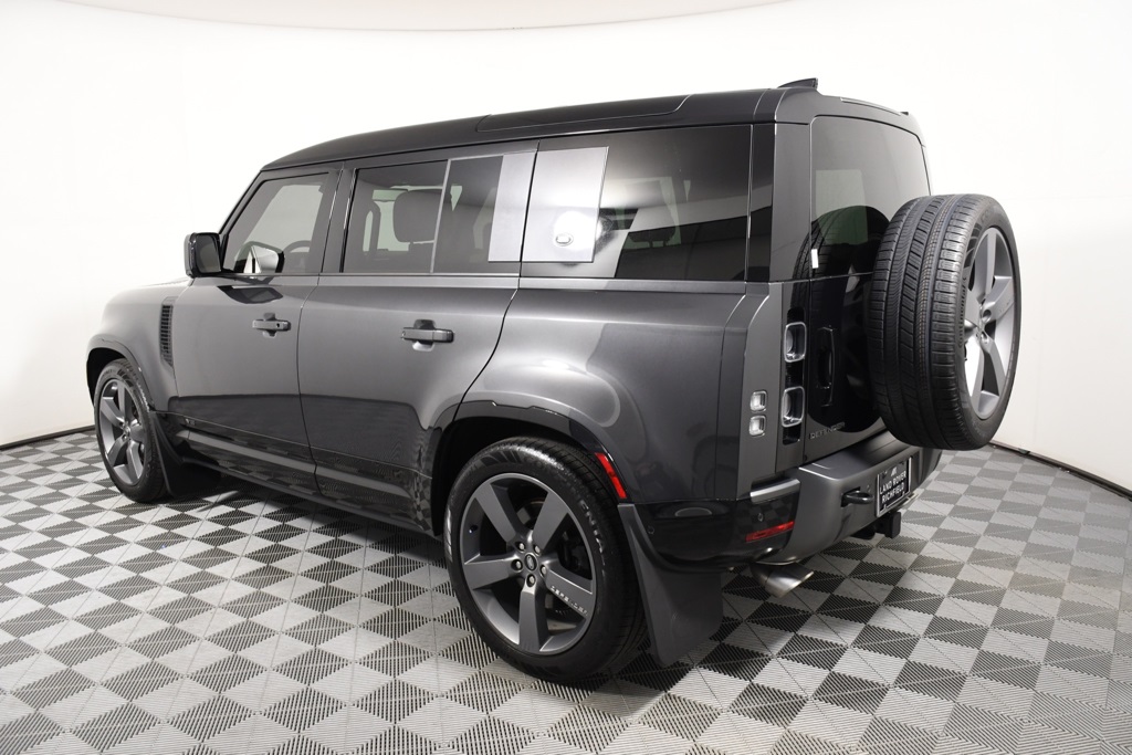 2024 Land Rover Defender 110 Carpathian Edition photo 3