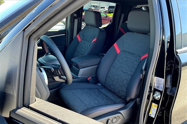 2025 Chevrolet Colorado Z71 photo 9