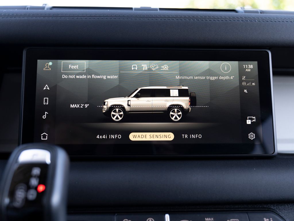 2024 Land Rover Defender 110 S photo 28