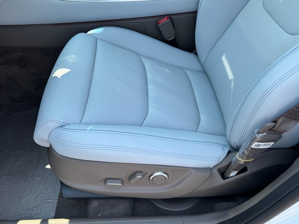 2026 Genesis GV70 2.5T Advanced photo 9