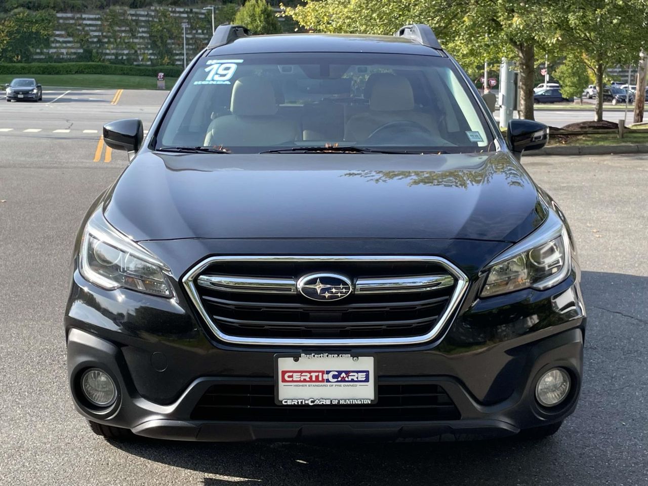 2019 Subaru Outback 2.5i Premium photo 2