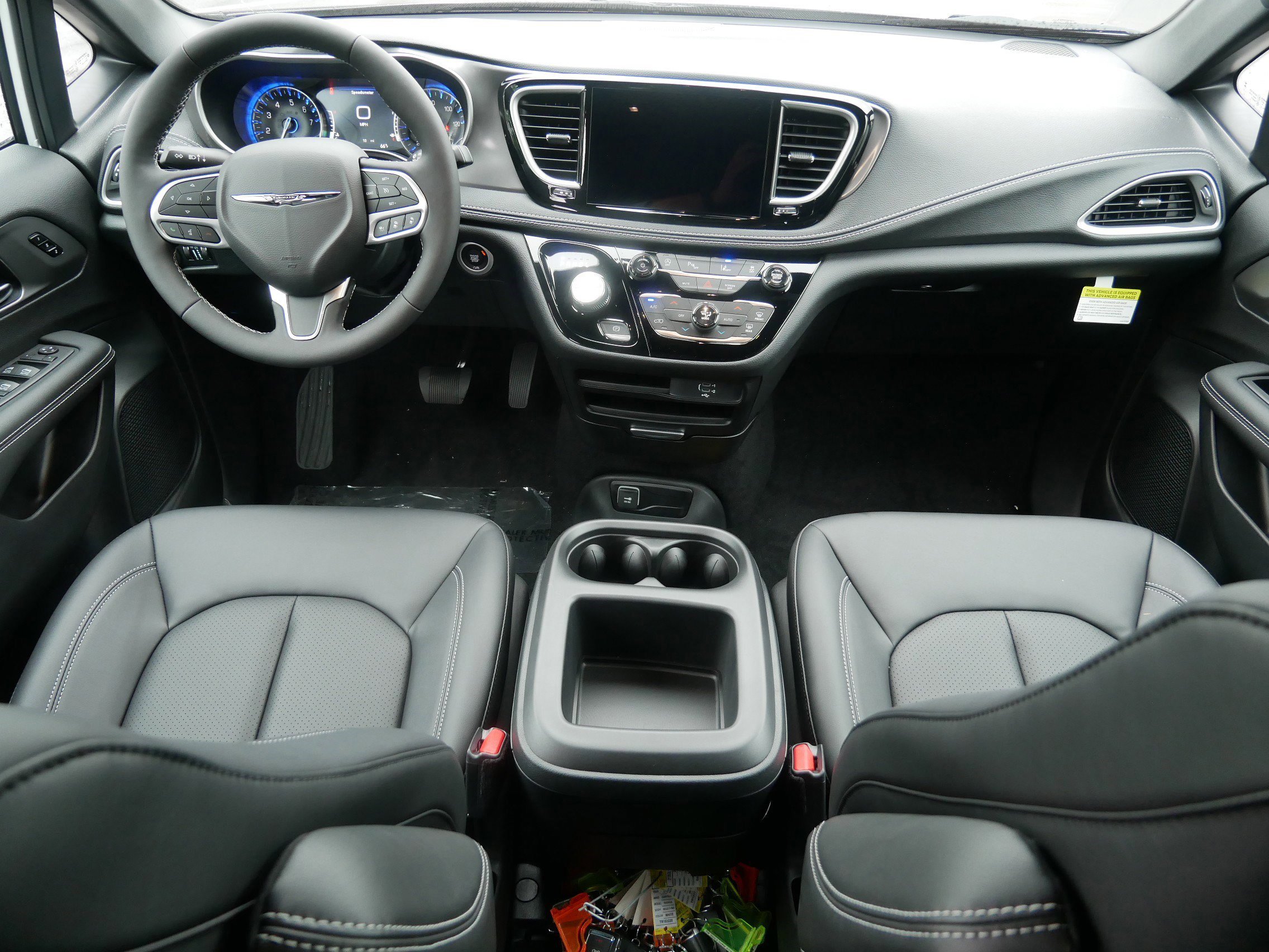 2026 Chrysler Pacifica photo 11