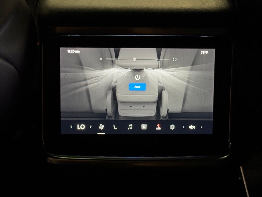 2022 Tesla Model X photo 15